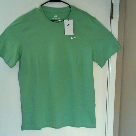 NEW NIKE SPORTSWEAR "Embroidered Swoosh Tee" MEN'S GREEN T-SHIRT L BV0507-163 - Picture 7 of 7